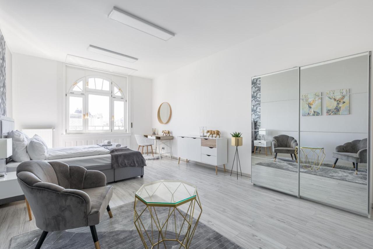 Designer Apartment On The Budapest Broadway With 2Br And Ac المظهر الخارجي الصورة