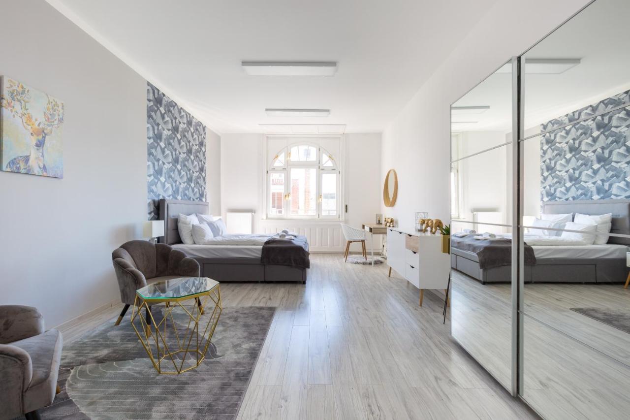 Designer Apartment On The Budapest Broadway With 2Br And Ac المظهر الخارجي الصورة