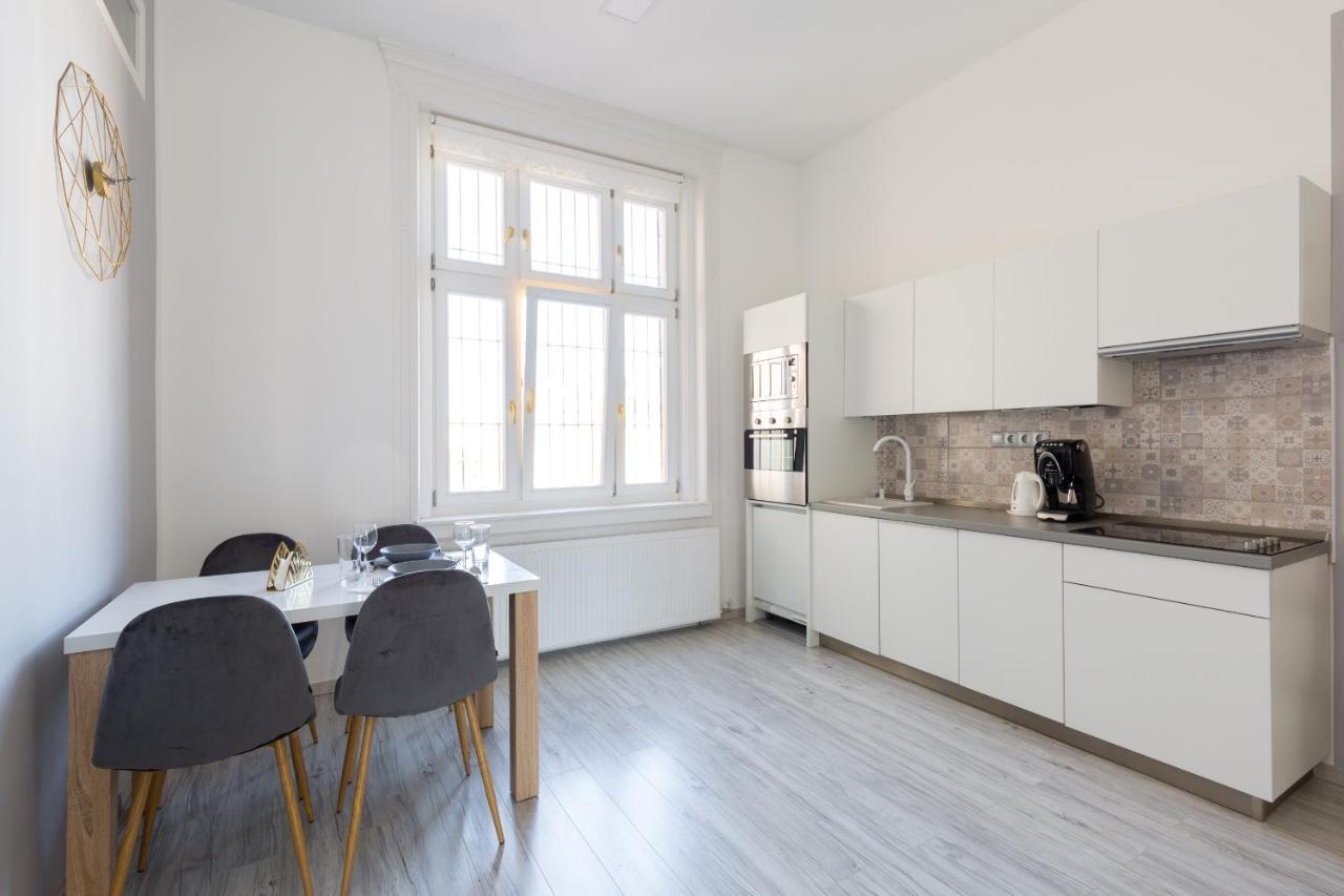 Designer Apartment On The Budapest Broadway With 2Br And Ac المظهر الخارجي الصورة
