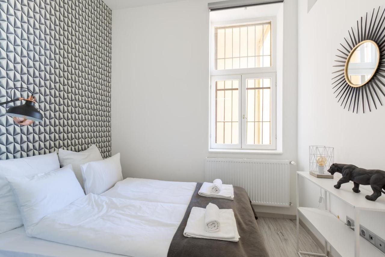 Designer Apartment On The Budapest Broadway With 2Br And Ac المظهر الخارجي الصورة